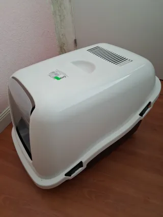 Sabbiera per gatti con porta