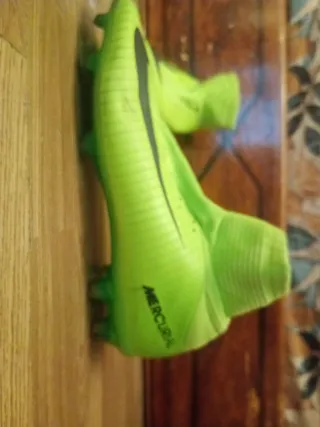 Botas de fútbol Nike Mercurial césped