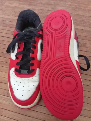 Nike Air Force 1 Rosse e Bianche