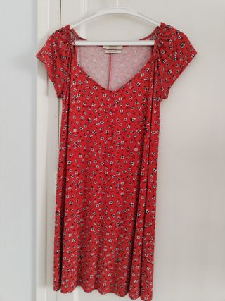 Vestido rojo estampado floral