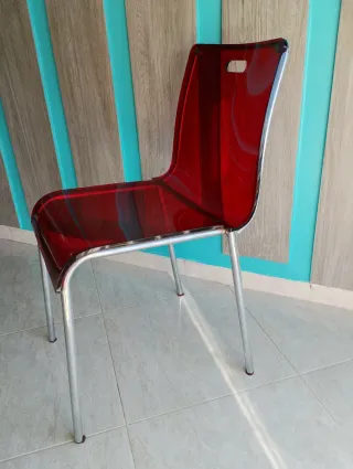 Silla Ártica rojo transparente y metal cromado