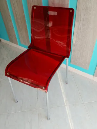 Silla Ártica rojo transparente y metal cromado