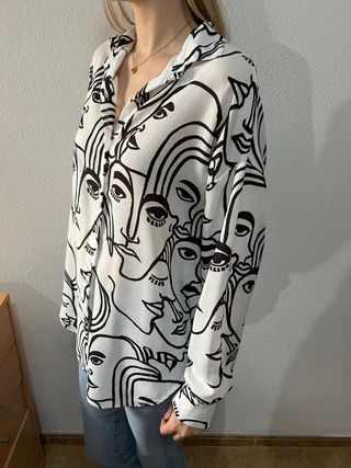 Blusa Estampada Caras Blanco y Negro Talla XXL