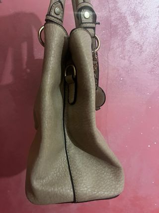 Borsa donna beige con catena dorata