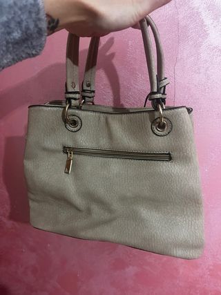 Borsa donna beige con catena dorata