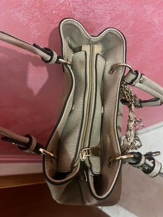 Borsa donna beige con catena dorata