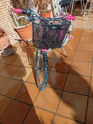 Bicicleta,casco y guantes