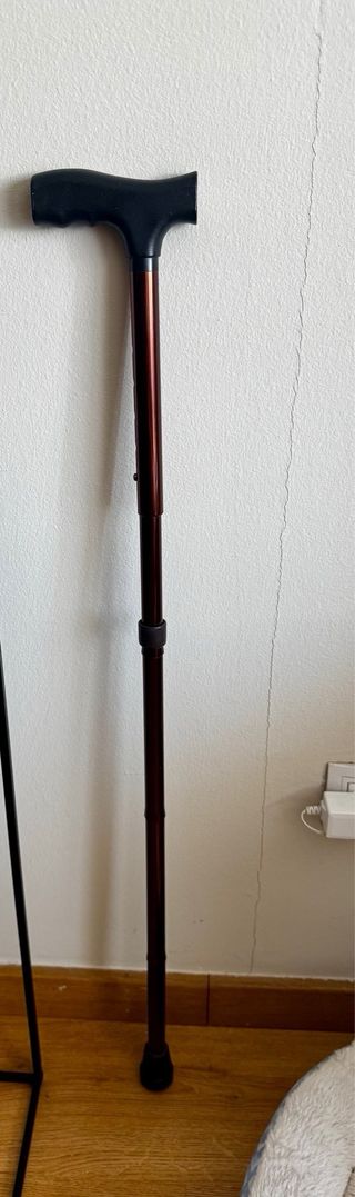 Bastón anatómico ajustable