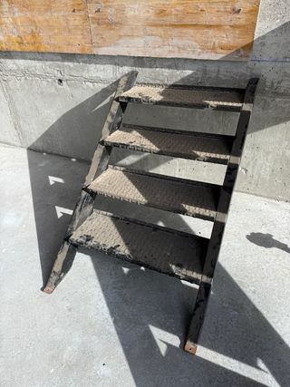 Escalera de hierro industrial
