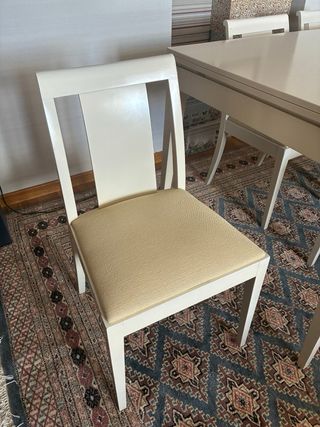 Mesa de comedor blanca