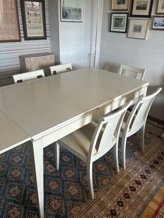 Mesa de comedor blanca