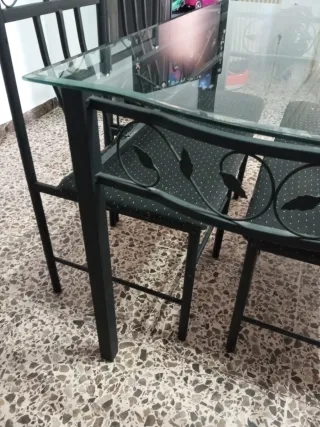 Mesa comedor cristal y 4 sillas