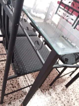 Mesa comedor cristal y 4 sillas