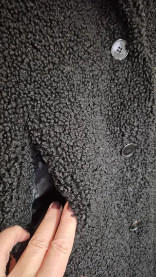 Abrigo negro de pelo sintético Borreguito