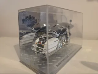 Maqueta Harley-Davidson FLH Electra Glide 1970