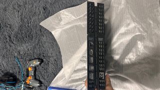 PS4 1TB Negra + Cascos y 9 juegos