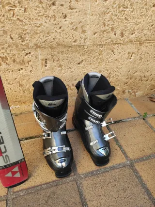 Equipo de esquí Fischer: esquís, botas y bastones