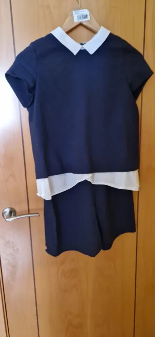 Vestido pantalón azul marino y blanco