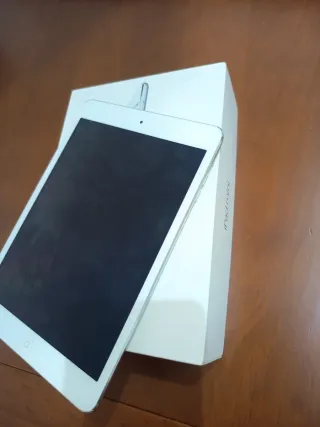 Apple iPad Mini 2 Plata/Blanco