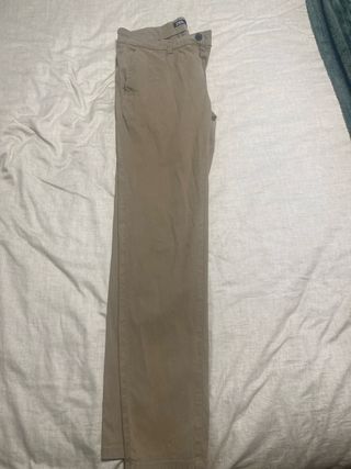 Pantalón chino Zara caqui