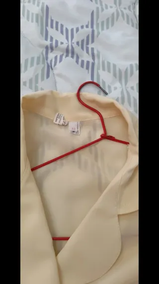 Blusa beige/amarilla manga corta