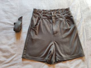 Pantalón corto Only gris aterciopelado