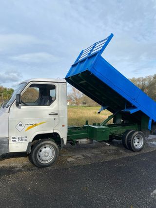 se vende nissan trade
