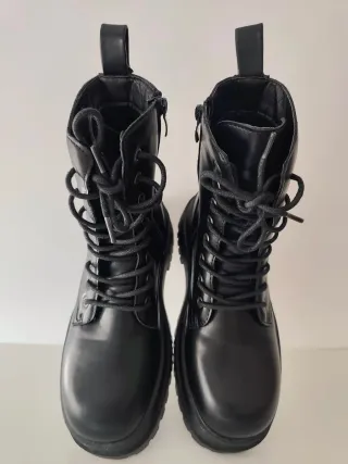 Botas militares negras con plataforma talla 39