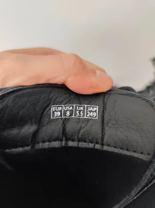 Botas militares negras con plataforma talla 39