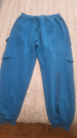 Sudadera Nike Azul con Logo y Estampado