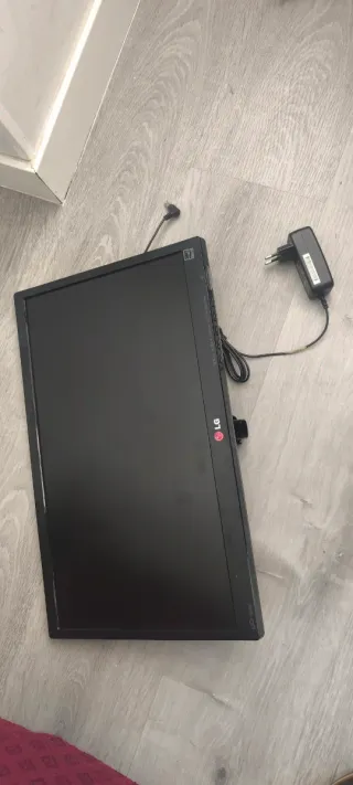 Monitor LG 20 pollici senza base