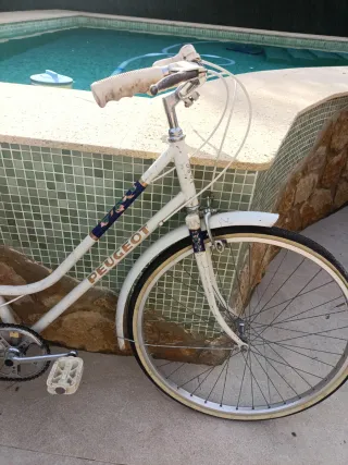 Bicicleta Clásica Peugeot Blanca