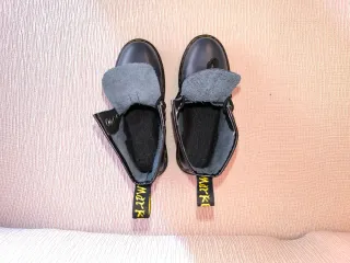 Botas del tipo de Dr. Martens azules