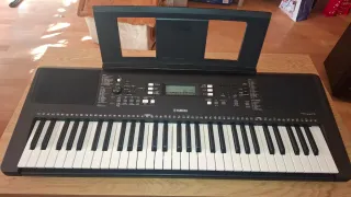 Teclado Yamaha PSR-E373 Negro
