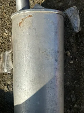 Tubo de escape Peugeot 306 sin usar