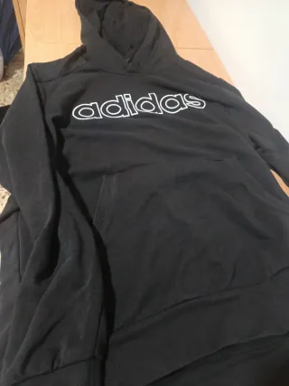 Sudadera Adidas Negra (PRECIO NEGOCIABLE)
