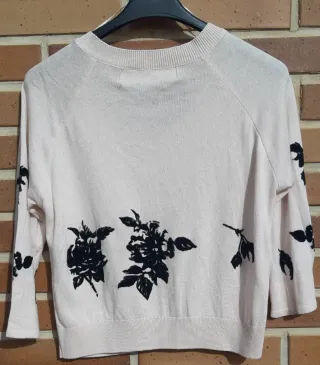 Chaqueta Zara manga francesa adorno floral