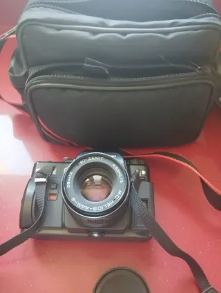 Cámara Zenit con bolsa
