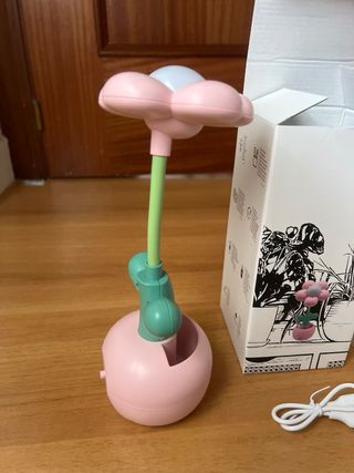 Lámpara de mesa flor rosa y verde
