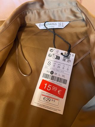 Vestido cruzado satinado dorado