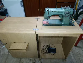 Máquina de coser Refrey Transforma
