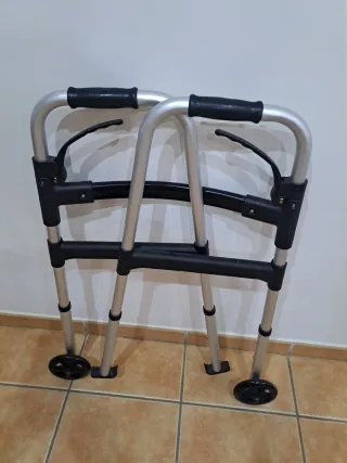 Andador Plegable con Ruedas