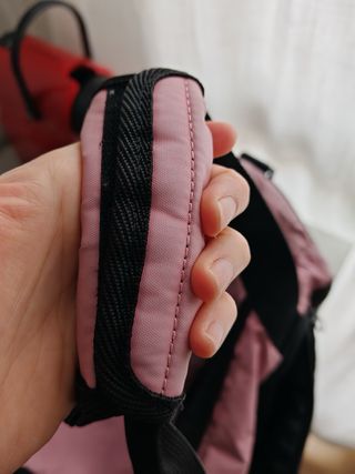 Bolso deportivo Puma negro y rosa