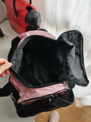 Bolso deportivo Puma negro y rosa