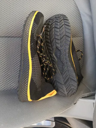 Zapatillas niño talla 36 negras y amarillas