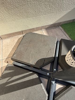 Sombrilla de terraza gris y negra