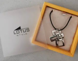 Colgante Lotus Plata y Caucho