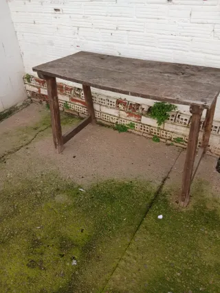 Mesa antigua de madera