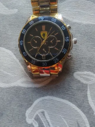 Reloj Ferrari Negro y Dorado