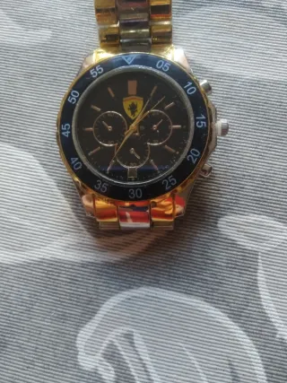 Reloj Ferrari Negro y Dorado